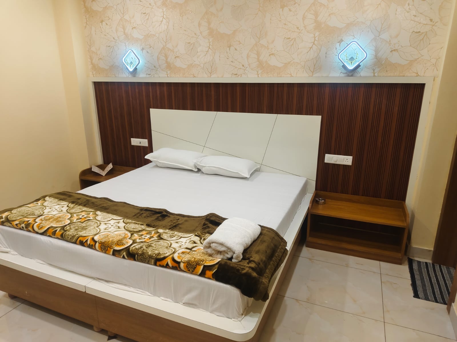 Hotel Mannat Bathinda - Tap to explore photos