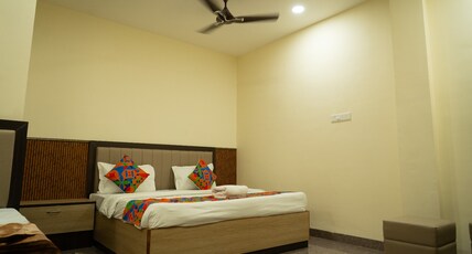 Hotel Punjab Inn Room Type - Family Room with King Bed Hotel Punjab Inn Room Type - Family Room with King Bed