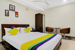 Itsy Hotels Aura Stays