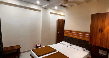 Shree Balaji Lodging Room Type - Deluxe 2 Bed Room Non Ac Shree Balaji Lodging Room Type - Deluxe 2 Bed Room Non Ac