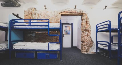 Flying Pig Downtown Room Type - Bed in 32-Person Mixed Dormitory Room