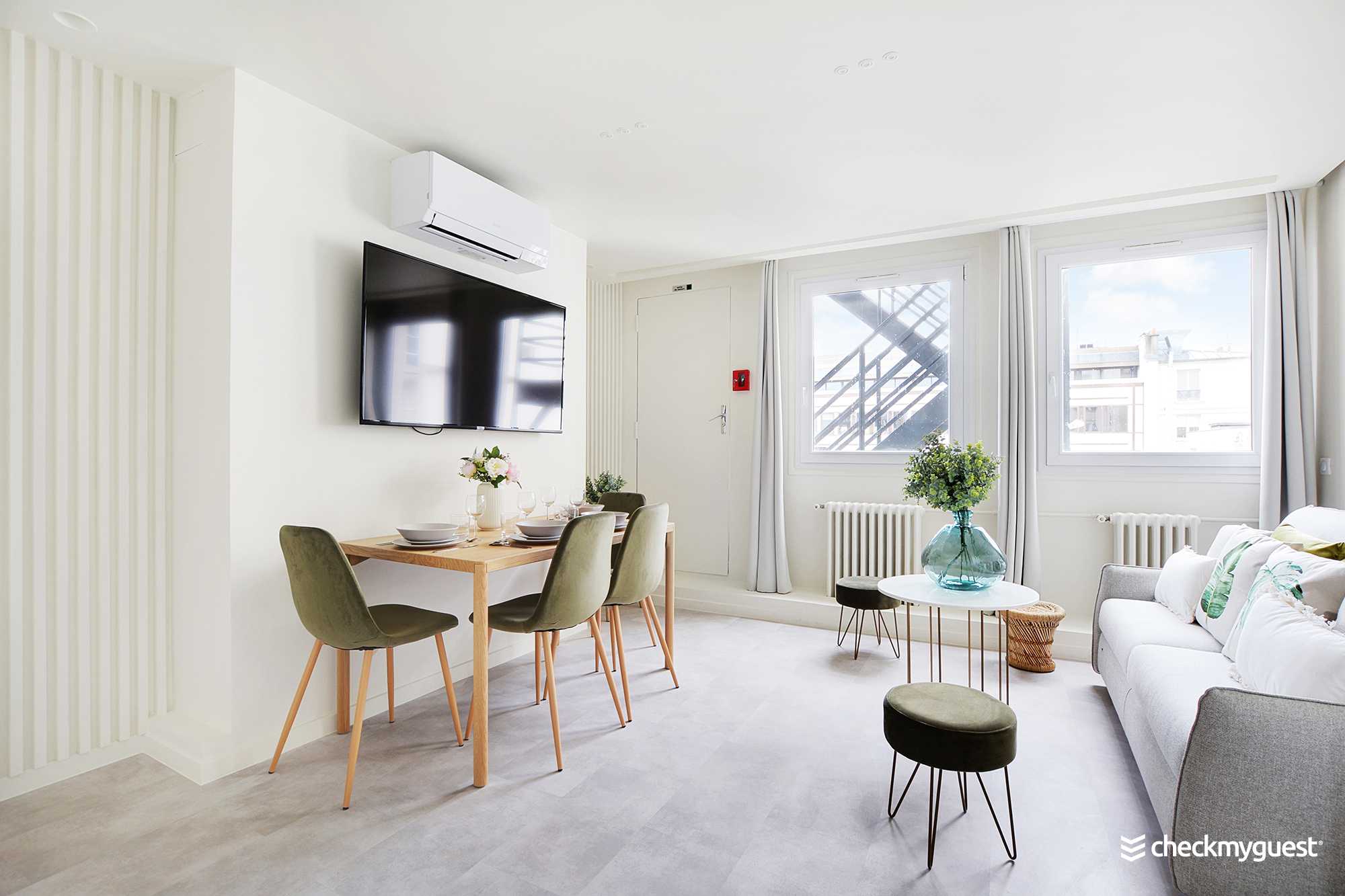 Charming apartment - 1BR/4P -Champs Elysees - Tap to explore photos