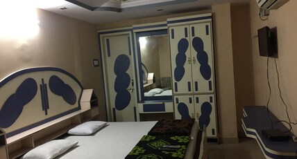 Hotel Pankaj Palace Room Type - A/C Super Deluxe Room
