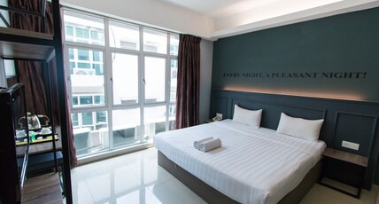HOTEL 99 BANDAR PUTERI Room Type - Deluxe King with Window