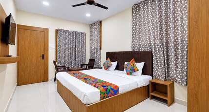 FabHotel Jagruti Inn Room Type - Premium Room FabHotel Jagruti Inn Room Type - Premium Room