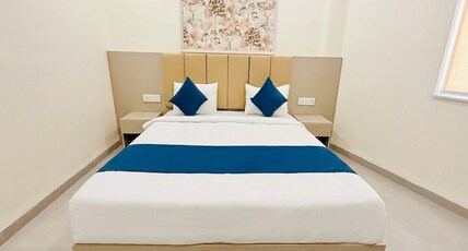 FabHotel Shree Inn Room Type - Deluxe Room FabHotel Shree Inn Room Type - Deluxe Room