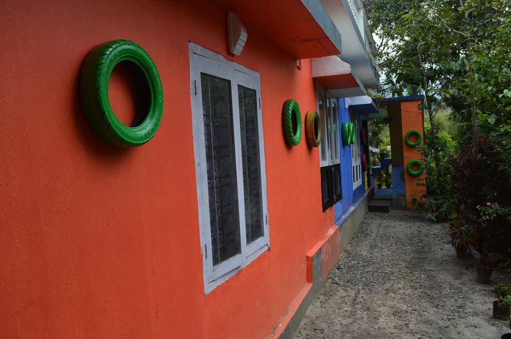 Share Hostel Munnar - Tap to explore photos
