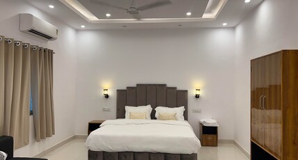 TRPOTELS Dream Inn Khajuraho Room Type - Quadruple Room