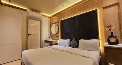 Hotel Raaj Kamal (600 Meter From Nakki Lake) Room Type - DELUXE DOUBLE BED AC ROOM(Only For Families And Couples) Hotel Raaj Kamal (600 Meter From Nakki Lake) Room Type - DELUXE DOUBLE BED AC ROOM(Only For Families And Couples)