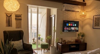 Astra Luxe - Meraki Stays II 2mins from Railway Station, C Scheme Room Type - Boho House - Netflix/Ambient Lights