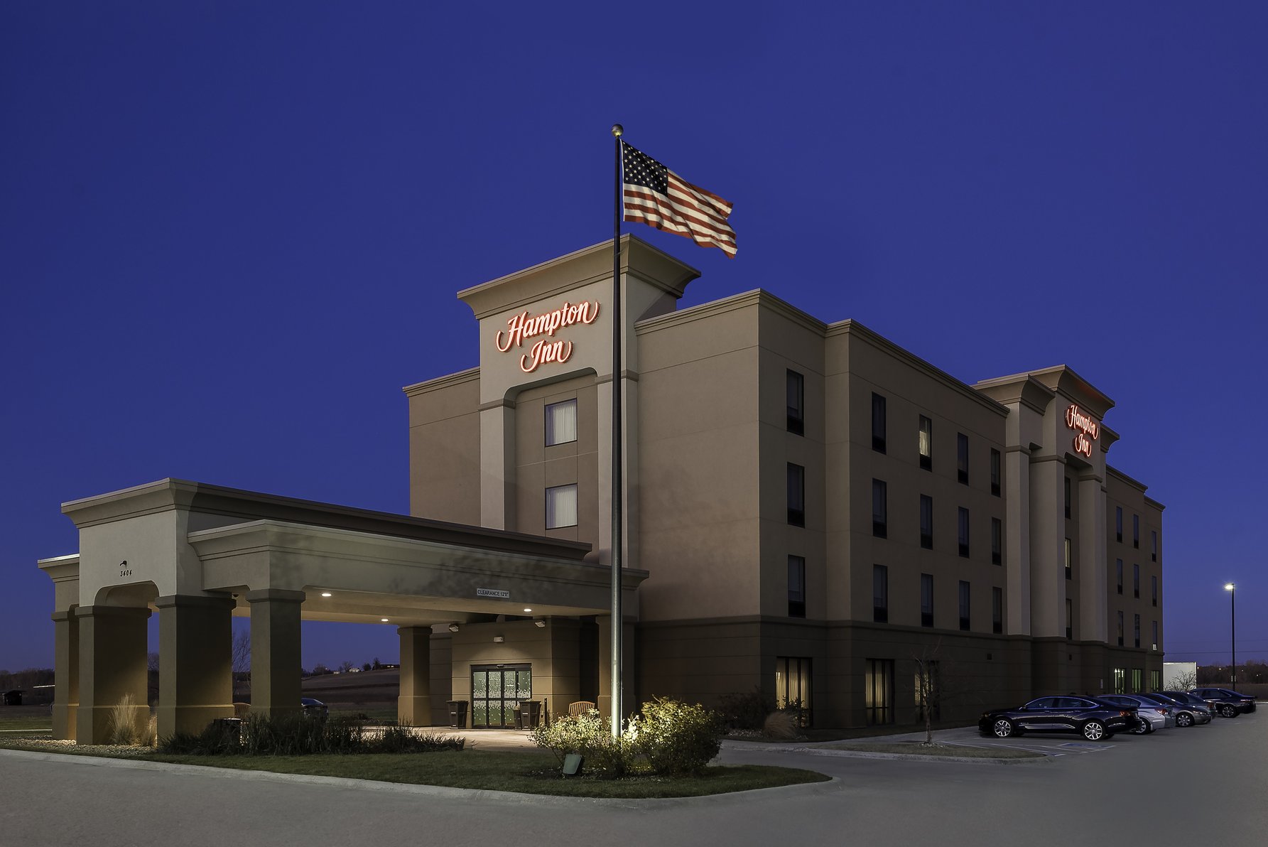 Hampton Inn by Hilton Bellevue - Tap to explore photos