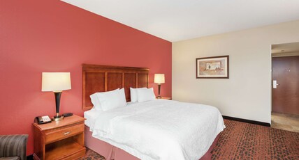 Hampton Inn Branson on The Strip Room Type - 1 KING BED NONSMOKING