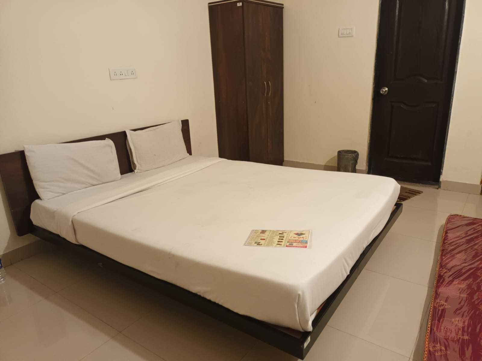 OYO 819591 Hotel Gokul - Tap to explore photos