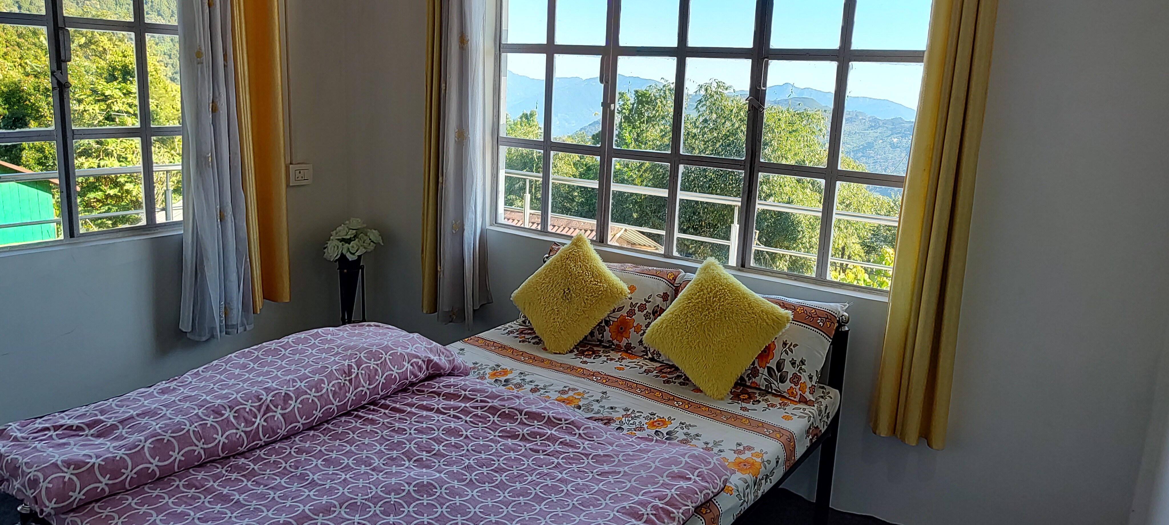 Queen's Nest Homestay - Tap to explore photos