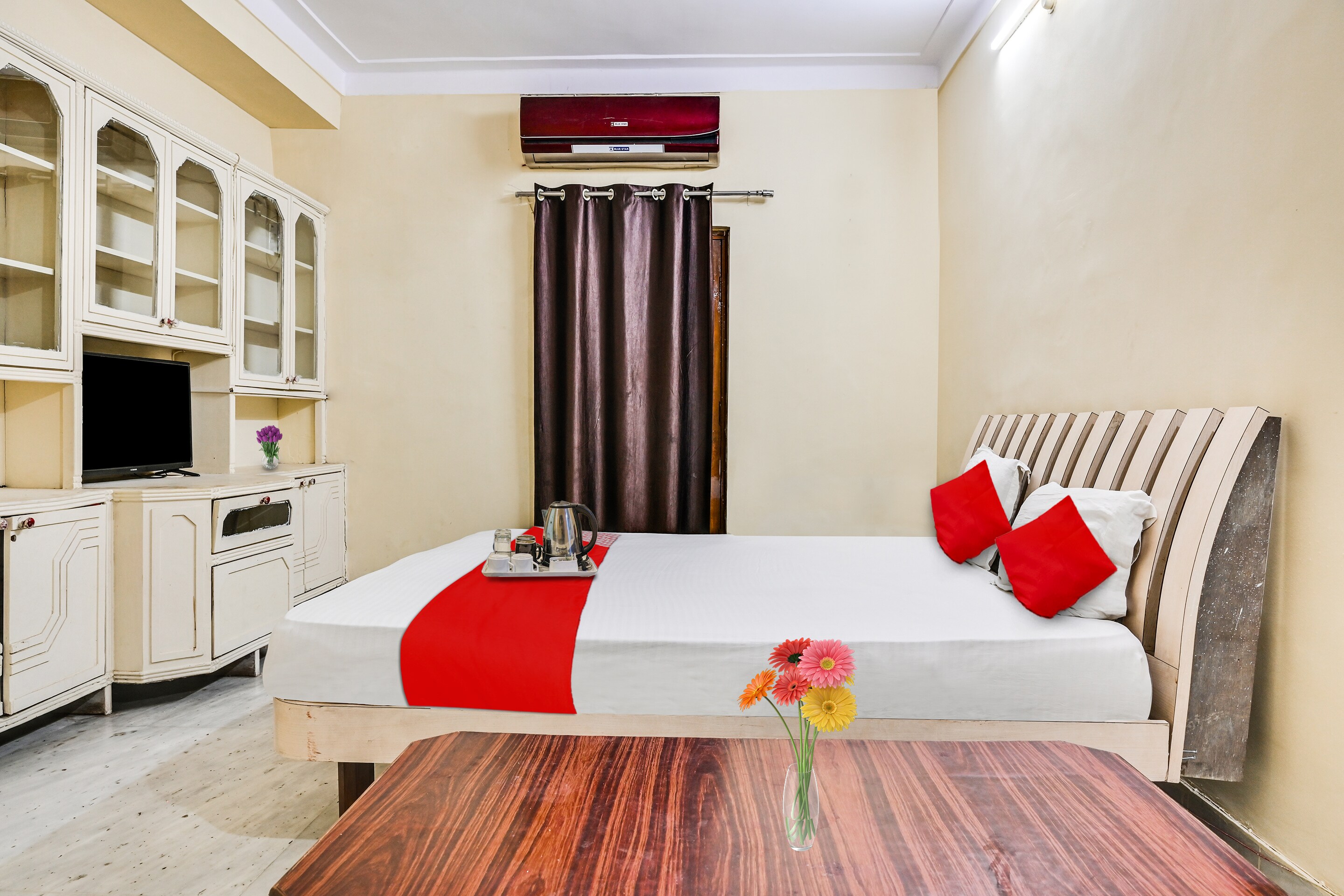 Hotel O Arera Inn - Tap to explore photos
