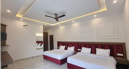 Hotel Luxe Vista Room Type - King Family Room with Balcony