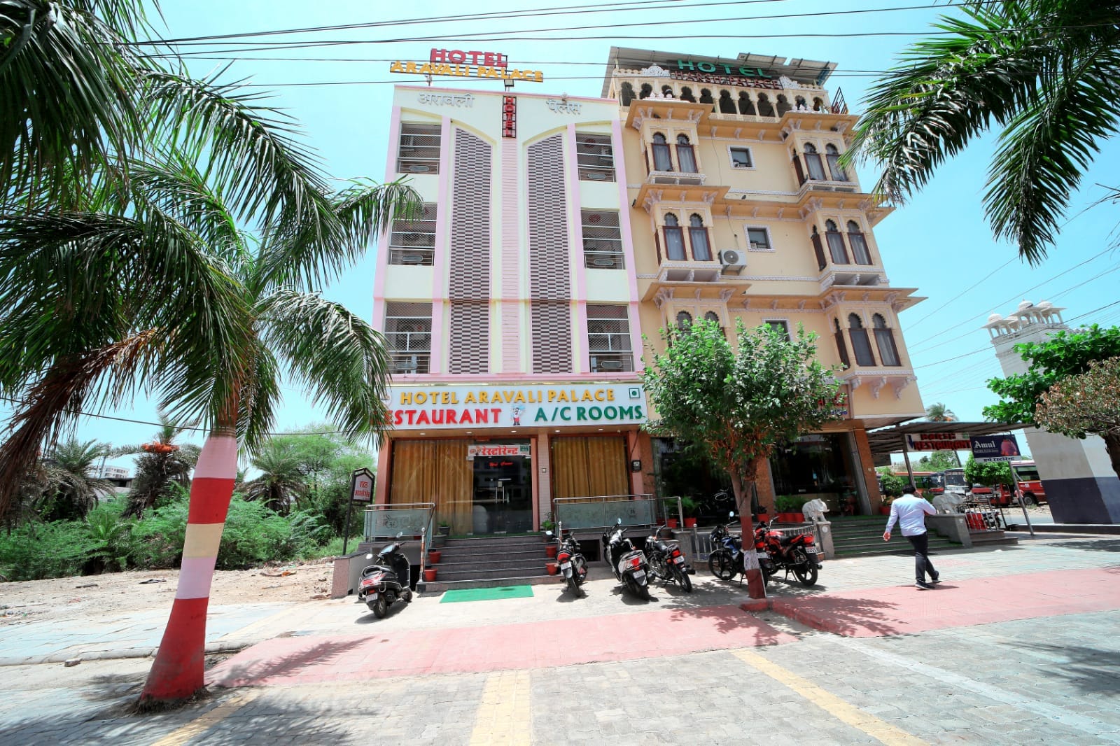 Hotel Aravali Palace - Tap to explore photos