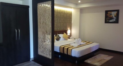 Hotel S R Castle Room Type - Suite Room