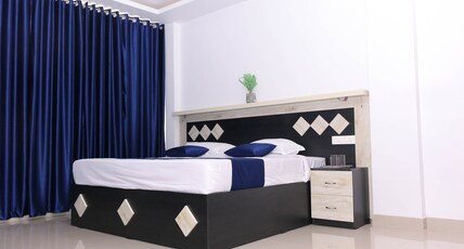 CLOUD FOSTER Room Type - DELUXE ROOM
