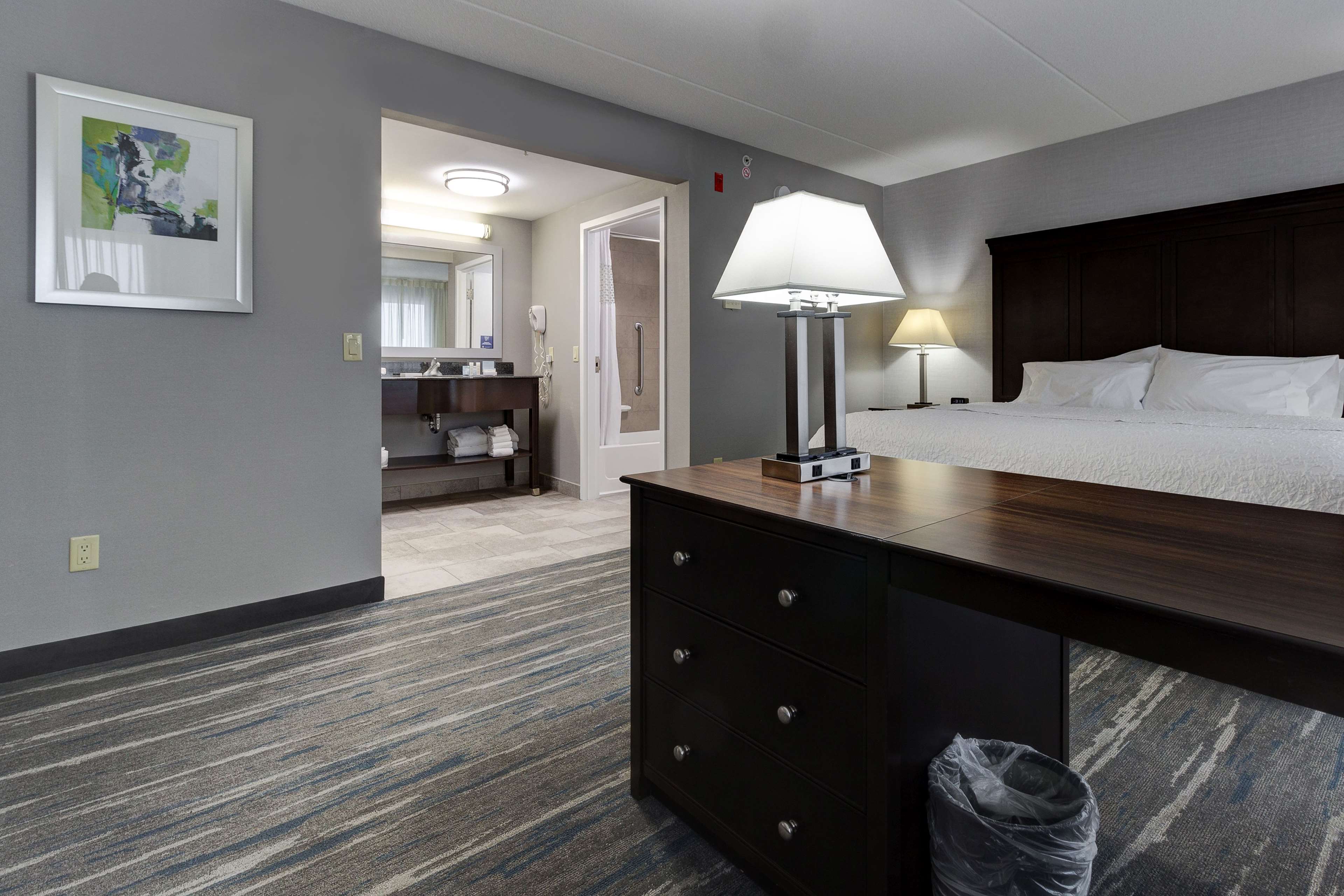 Hampton Inn & Suites by Hilton Brantford Conference Centre - Tap to explore photos