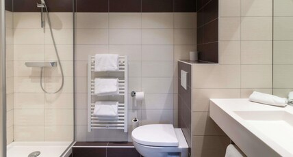 greet H Room Type - POP Room with 1 double bed and 1 single bed greet H Room Type - POP Room with 1 double bed and 1 single bed