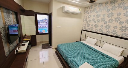 Hotel Dixit Palace Room Type - Deluxe Room