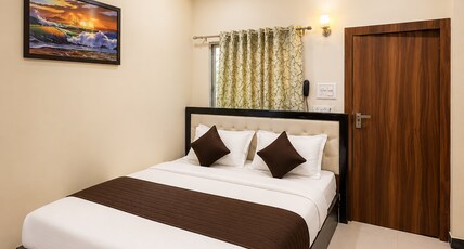 Hotel The Galaxy Room Type - Standard Double Room with Fan