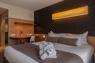 BEST WESTERN PLUS PARIS SACLAY - Tap to explore photos