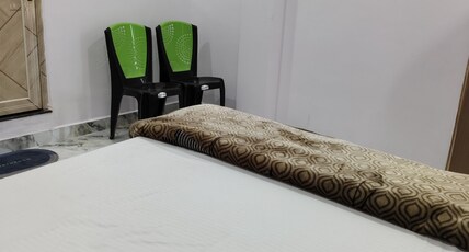HOTEL R J Room Type - Luxury King Bed Room with Hill View