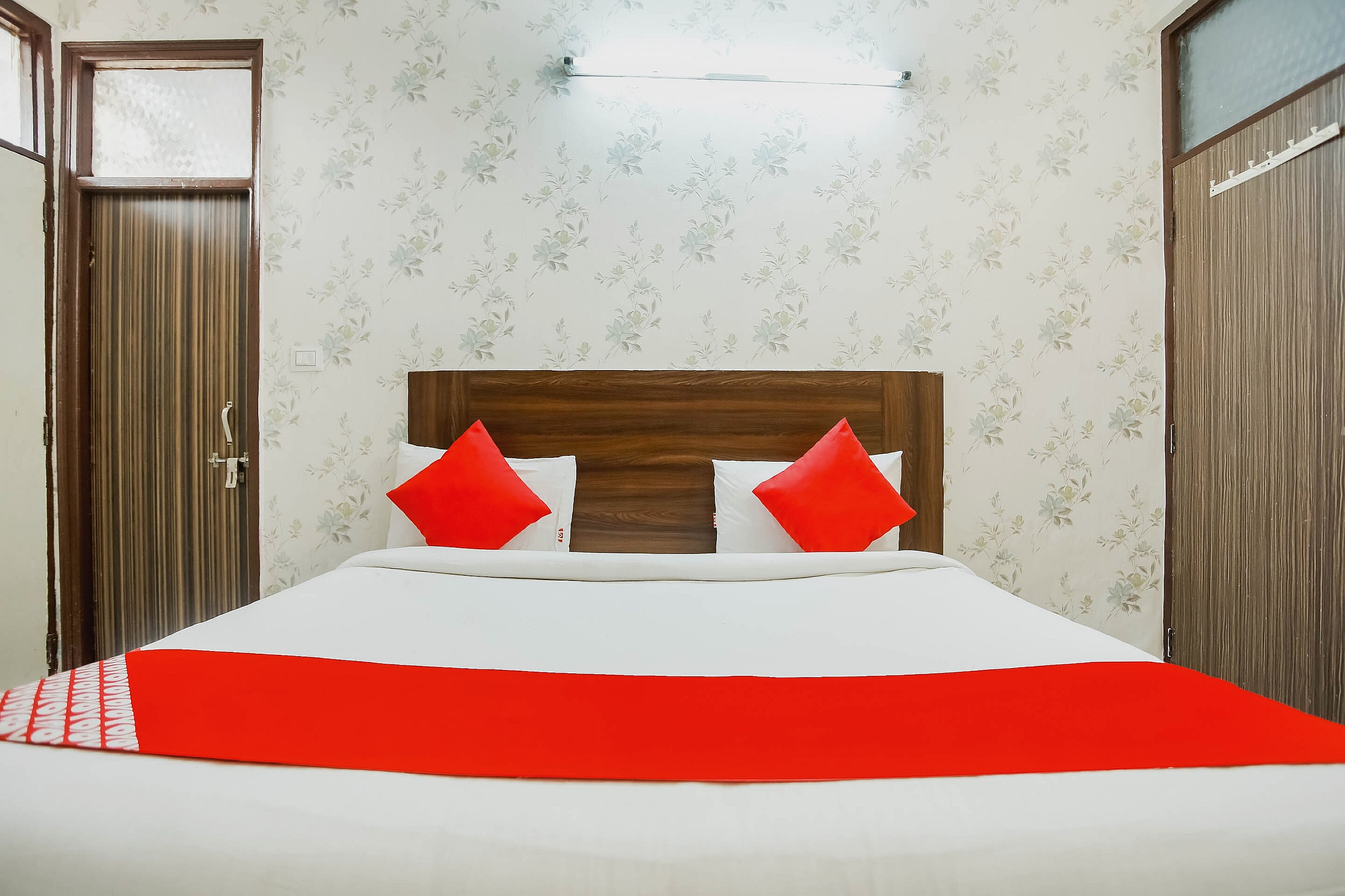 Hotel O Discovery - Tap to explore photos