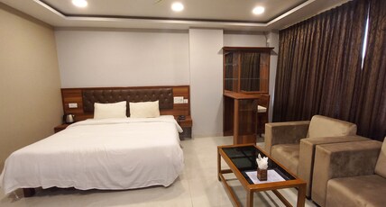 Aman International Hotel Room Type - SUITE.