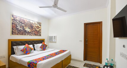 FabHotel Rivlet Central Delhi Room Type - Deluxe Room
