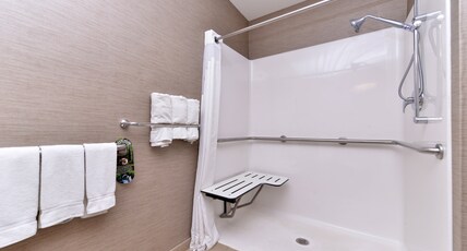Holiday Inn Express St. Louis West - O'Fallon Room Type - 2 Queen Standard Mobil Access Roll Shwr