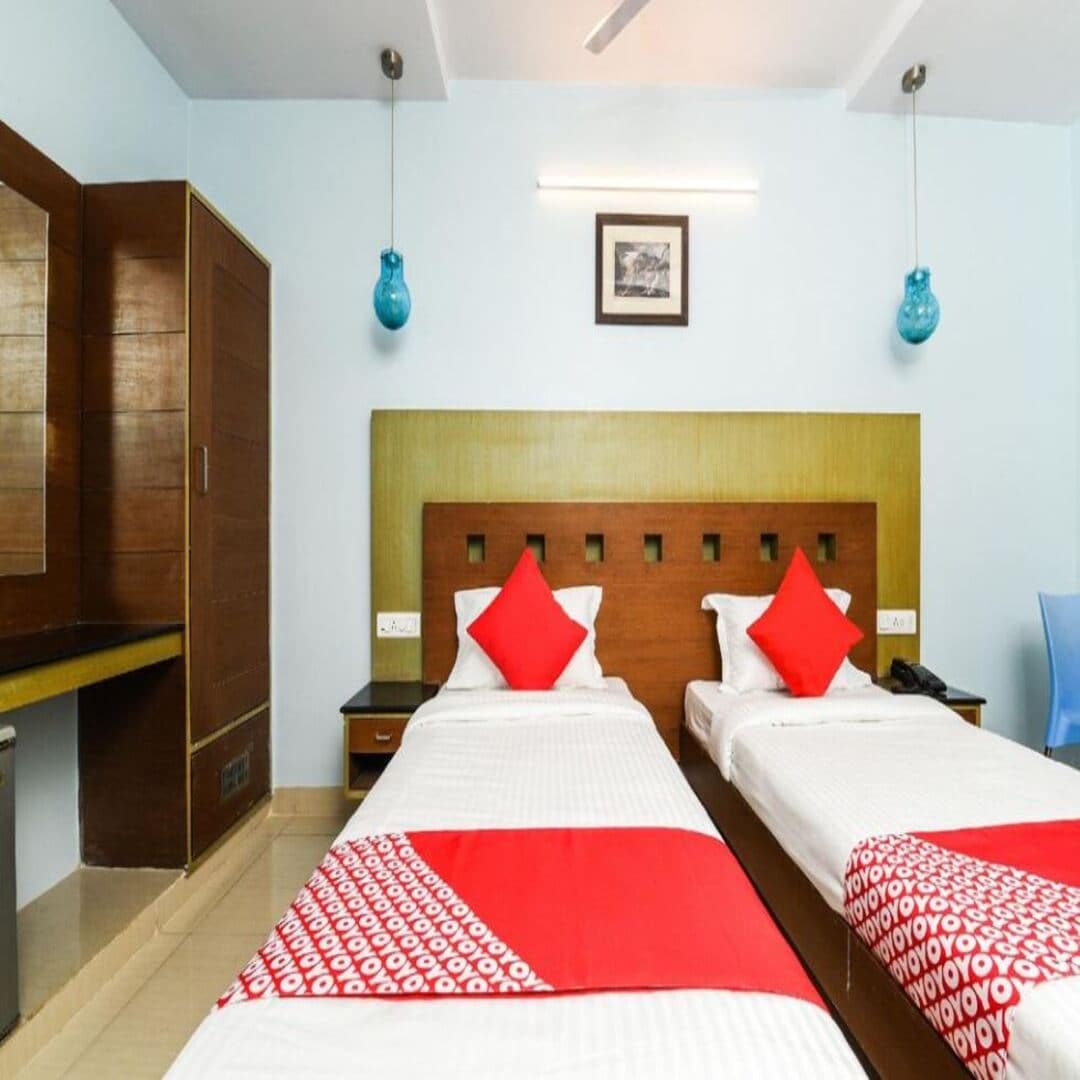 Hotel SKS Balaji Luxury Rooms - Tap to explore photos