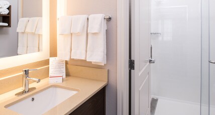 Staybridge Suites Pecos Room Type - 1 King Bed 1 Bedroom Suite