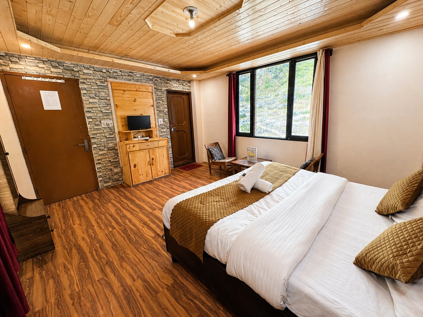 Spring House Manali | Rooms with Wi-Fi - Tap to explore photos