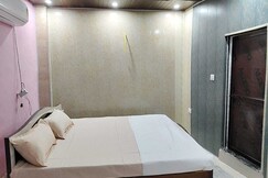 Address of Hotel O Sainik Paramount
