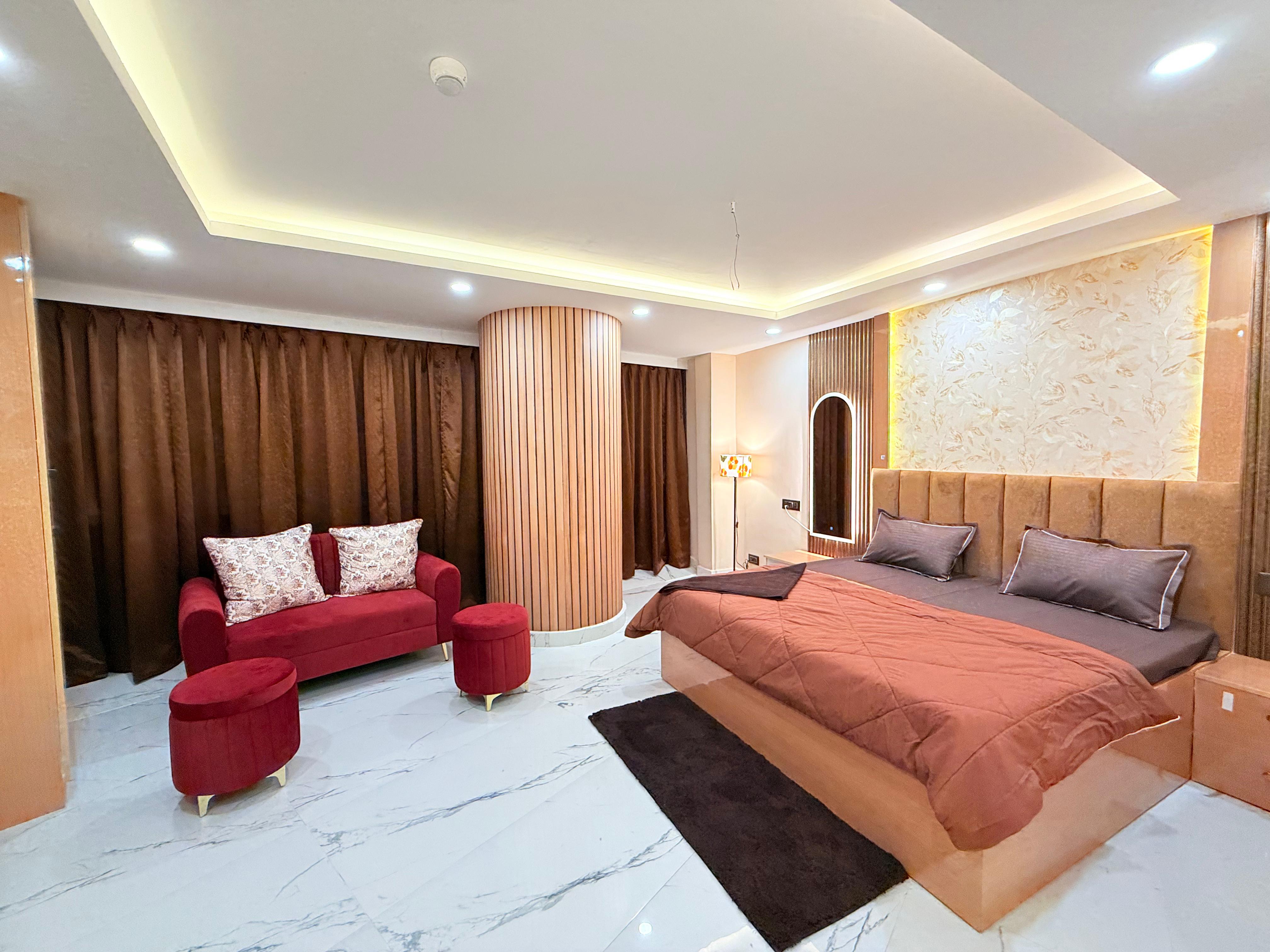 Luxury Apartment - Tap to explore photos