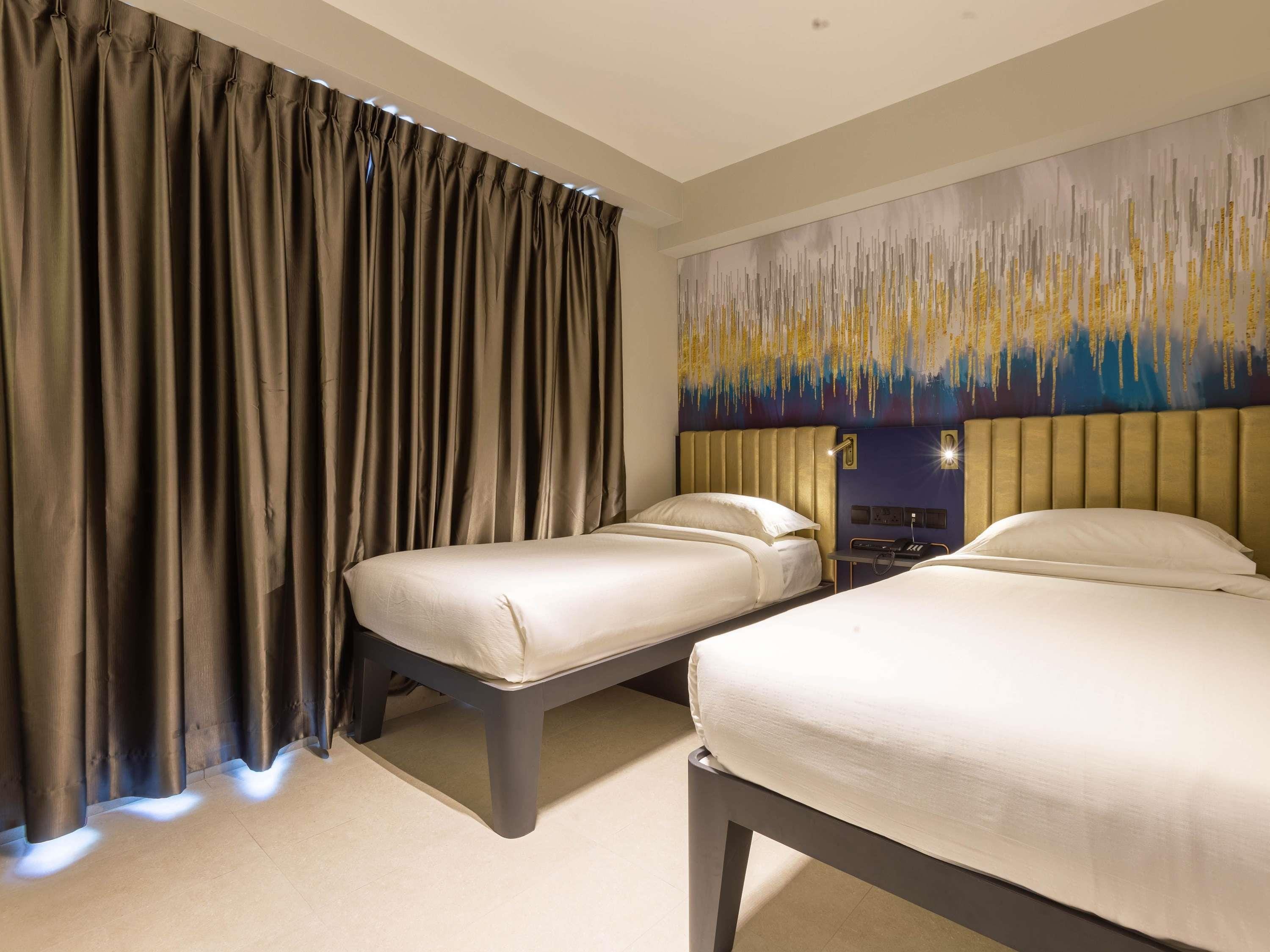 ibis budget Singapore Gold - Tap to explore photos