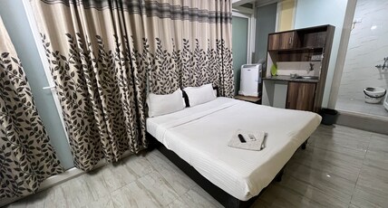 NUAB House-Fortis/MAX/MEDANTA/Paras/HUDA Met Room Type - Deluxe Room