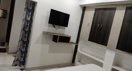 Swastik hotel Room Type - Deluxe Room