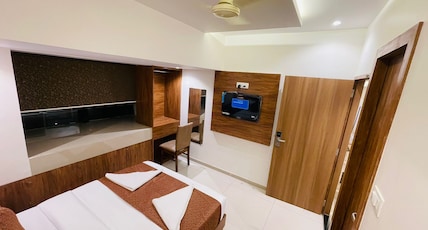 HOTEL BLACKBURN Room Type - Deluxe Room HOTEL BLACKBURN Room Type - Deluxe Room