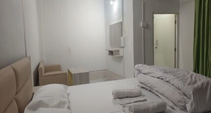 Vinayak Inn Sittong Room Type - Triple Bed Mountain View Room