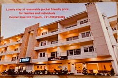 Luxury 2BHK Flat At Clarks Inn, Kaichidham Nanital