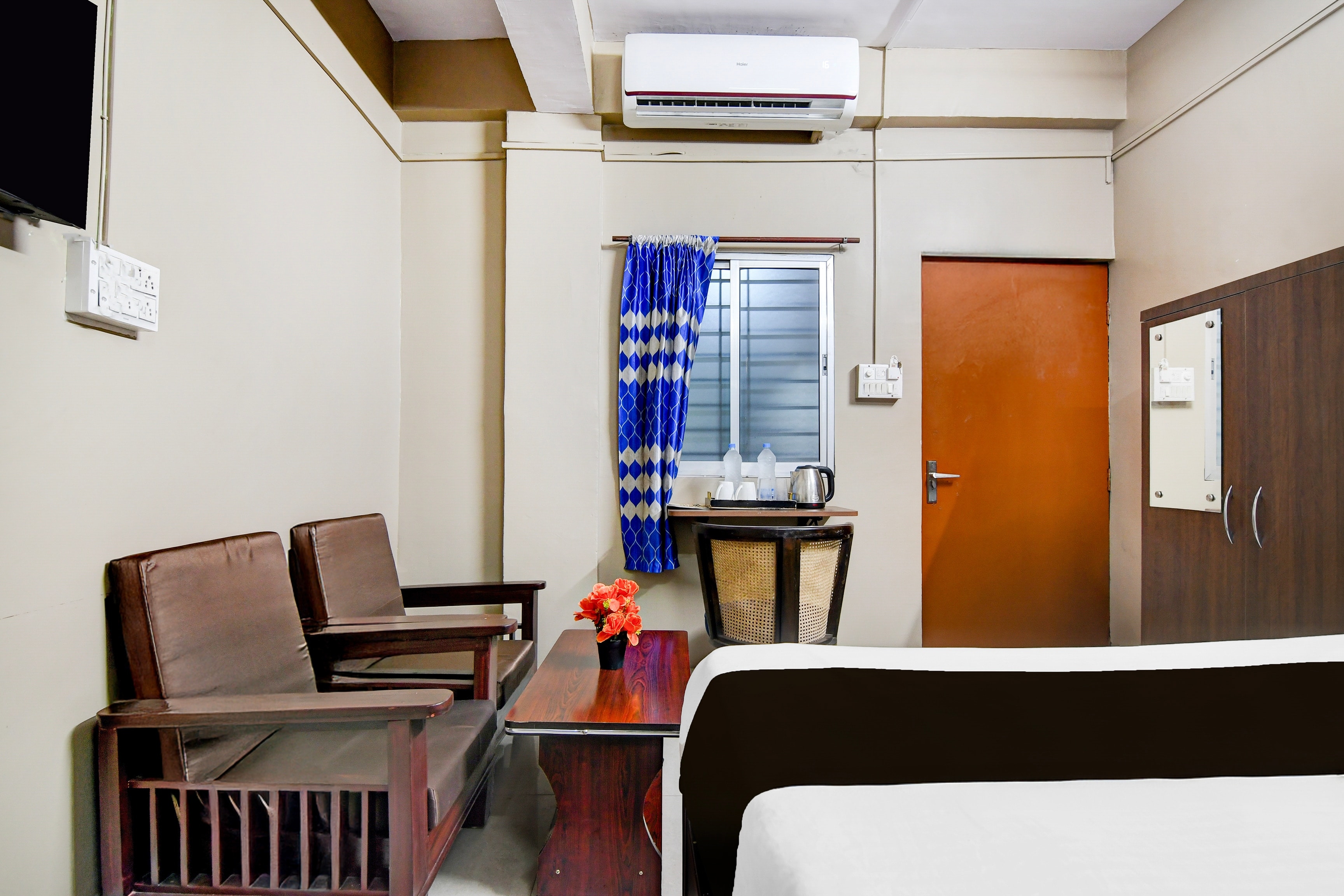 Super Collection O NIT More Adityapur Formerly Hotel Subheksha - Tap to explore photos