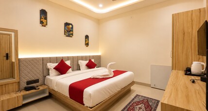 Hotel Indore Inn Room Type - Premium Room Hotel Indore Inn Room Type - Premium Room