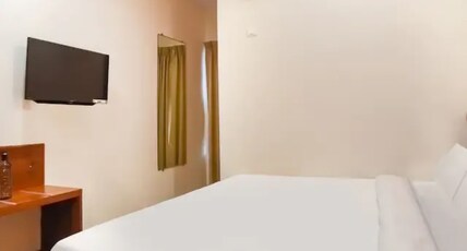HOTEL RAJ REGENT Room Type - Deluxe Room