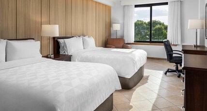 Holiday Inn PANAMA CANAL Room Type - 2 Full Premium Pool View Holiday Inn PANAMA CANAL Room Type - 2 Full Premium Pool View