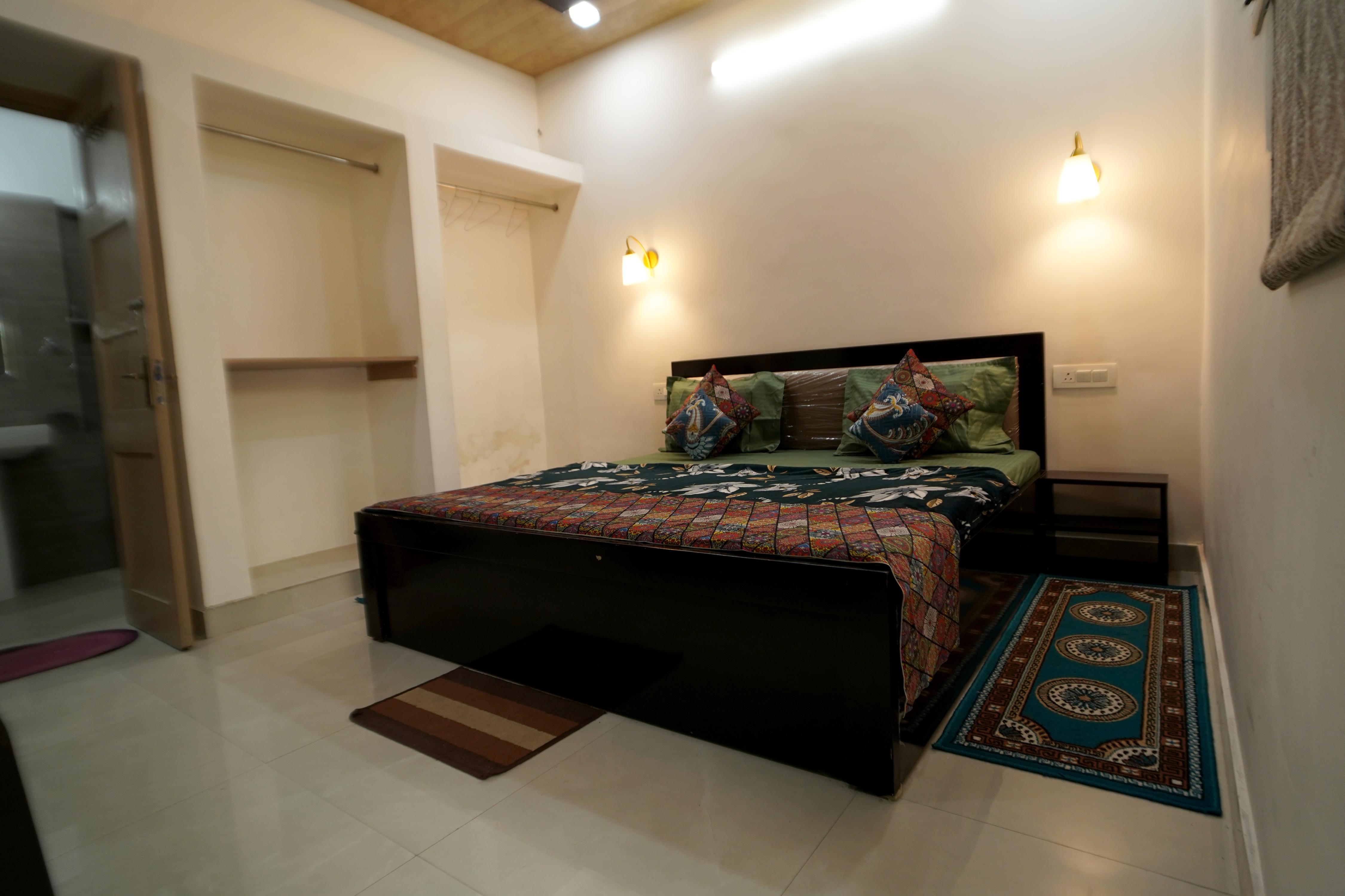 Basant Niwas- Home Stay - Tap to explore photos
