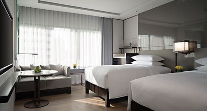 JW Marriott Hotel Bangkok Room Type - Executive lounge access, Larger Guest room, 2 Twin, City view, Corner room JW Marriott Hotel Bangkok Room Type - Executive lounge access, Larger Guest room, 2 Twin, City view, Corner room